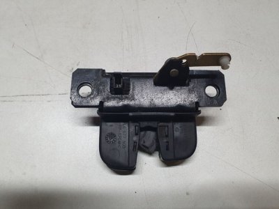 Замок кришки багажнику, ляди VW 7L6827505 VAG Фольксваген Таурег