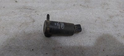Насос, моторчик омивача скла 2.0 2000-2006 93BB17K624AA Форд Транзит