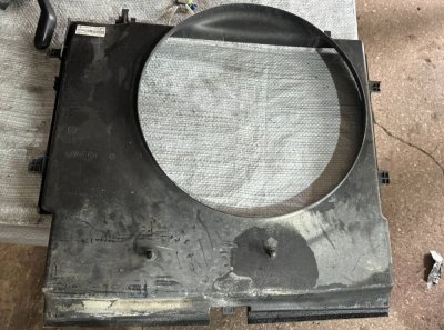 Дифузор основного радіатора 2003-2010 A6395003300 639 Мерседес Віто