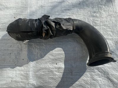 Патрубок повітряного фільтра 1.9 1996-2007 9635036580 Сітроен Берлінго, Пежо Партнер