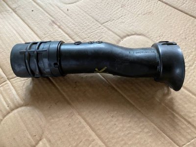 Патрубок заборний корпусу повітряного фільтру 8200612290 Рено Кенго 2008+