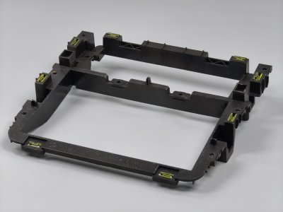 Кронштейн рамки магнитолы 2003–2010 1T0858005A VAG Volkswagen Touran