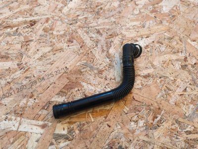 Дренаж корпуса повітряного фільтра 3C0129637B VW  VAG Фольксваген Кадді