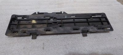 Кронштейн накладки порогу передній лівий 769F54021R, 93450678 2014+ Рено Трафік 3, Опель Віваро, Фіат Таленто, Ніссан NV 300