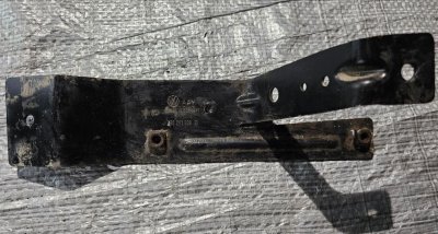 Кріплення паливного радіатора VW T5 7H0203508B VAG Фольксваген Т5