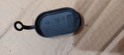 Кришка бачка омивача 1997-2007 7700411279 7700812930  Рено Кенго 1