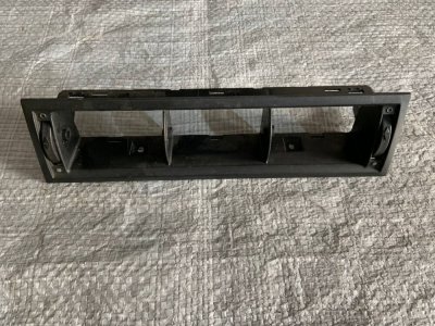 Корпус дефлектора обдуву з панелі, торпеди(3 секції) VW T4 7D1819703A VAG Фольксваген Т4