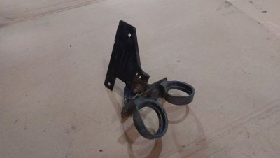Тримач, кронштейн кріплення насосу 625769023R Рено Трафік, Опель Віваро, Ніссан Прімастар