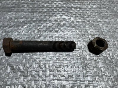 Болт кріплення переднього верхнього ричага VAG N10170803 Фольксваген Транспортер Т4