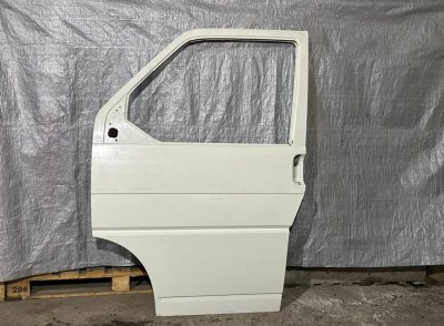 Двері передні ліві голі (колір та стан уточнюйте) VW T4 701831055H VAG Фольксваген Т4