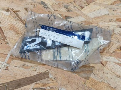 Емблема, напис на решітку радіатора НОВА A9018171114 Мерседес Спрінтер 903