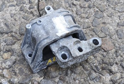 Подушка, опора двигуна права 1K0199262L VAG Сеат Алтеа