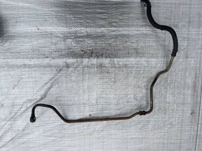 Трубка ГУ, гідропідсилювача низького тиску(від рейки до бачка) 1997-2006 1.6 бензин 1J1422891E Фольксваген Гольф 4