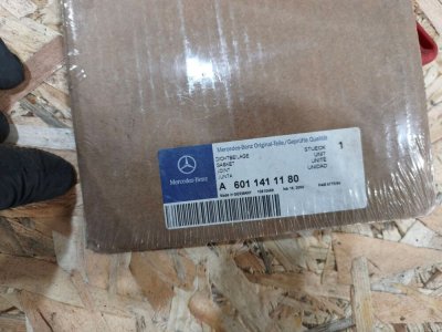 Прокладка впускного колектора нова оригінал A6011411180 Мерседес-1