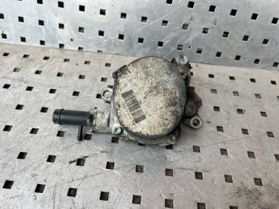 Вакуумний насос 2.3 dсi 2010+ 8201163444 Рено Мастер 3, Опель Мовано, Ніссан NV400