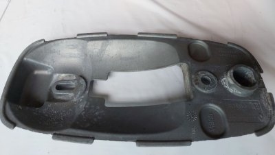 Кронштейн ручки зовнішньої метал, алюміній 8200897943 Рено Трафік, Опель Віваро, Ніссан Прімастар