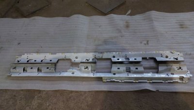 Кронштейн кріплення стелі оригінал правий, лівий TRF5353 Рено Трафік, Опель Віваро, Ніссан Прімастар