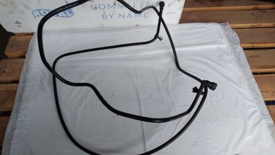 Трубка подачі палива від бака до корпусу паливного фільтру без груші 1.9, 8200338434, Рено Трафік, Опель Віваро ,Ніссан Прімастар