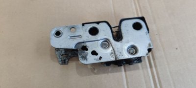 Замок капоту нижній 5K1823509 VAG Фольксваген Гольф