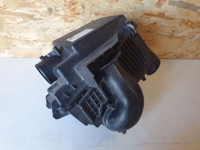 Корпус повітряного фільтра 2002-2007 RF5C13Z02A Мазда 6
