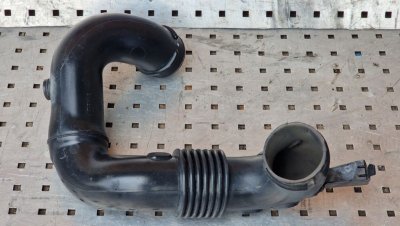 Патрубок забору повітря від повітряного фільтру 2.3DCI 2010+ 165554107R Рено Мастер 3, Опель Мовано, Ніссан NV400
