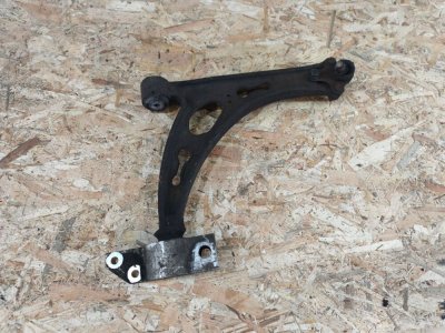Ричаг передній правий нижній VW 1K0407152AA VAG Фольксваген Кадді