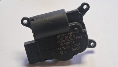 Привід, моторчик заслонки пічки кроковий двигун пічки BEHR 3093844, V3269002, 90.25845, 30.93844 2006+ 906 Мерседес Спрінтер, Фольксваген Крафтер