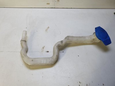 Горловина бачка омивача з кришкою 7L5955463B VAG Фольксваген
