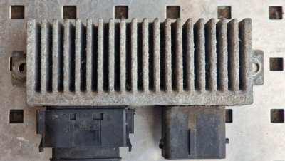 Реле свічок накалу на 2 фішки 2.0, 2.3 8200558438-A Рено Трафік, Опель Віваро, Ніссан Прімастар, Рено Мастер, Опель Мовано, Ніссан NV400-1