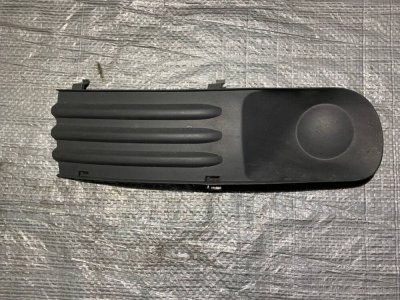 Решітка, заглушка переднього бамперу права, без ПТФ VW T5 7H0807490 VAG Фольксваген Т5