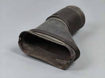 Патрубок повітряного фільтра 2005-2015 1K0129618AH VAG Сеат Алтеа XL