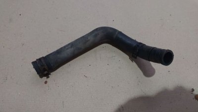 Патрубок охолодження нижній від вакумного клапана до додаткового насоса підкачки  2D0121063C 1996-2006 Фольксваген ЛТ