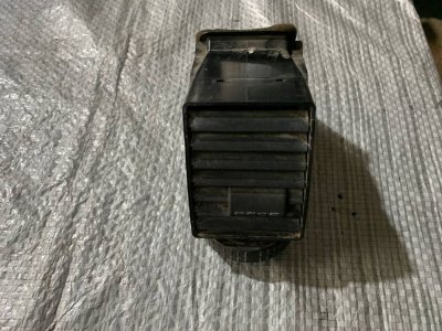 Дефлектор в панель правий центральний VW T5 7H0815706A VAG Фольксваген Т5