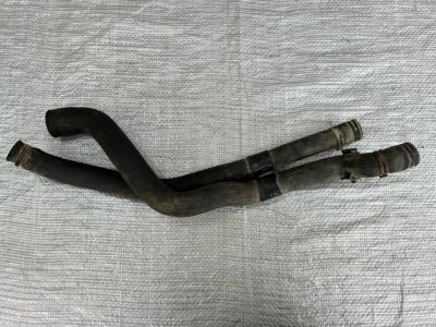 Патрубок системи охолодження 2.5 T4 1990-2003 7D0121049AQ VAG Фольксваген Т4