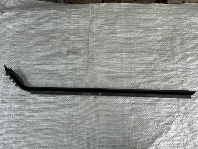 Ущільнювач скла передніх лівих дверей внутрішній VW T5 7H0837471 VAG Фольксваген Т5