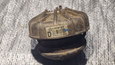 Подушка кріплення двигуна, мотора 2003-2010 2.2CDI OM 646 A6392410413 639 Мерседес Віто