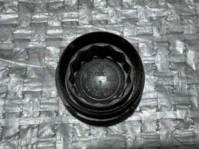 Заглушка гайки переднього двірника 1J0955205A VAG Фольксваген