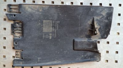 Захист під клик пластиковий лівий 8200066570 Рено Трафік, Опель Віваро, Ніссан Прімастар
