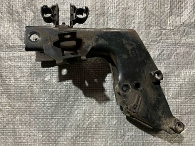Опора, кронштейн кріплення подушки КПП VW T4 7D0399111K VAG Фольксваген Т4