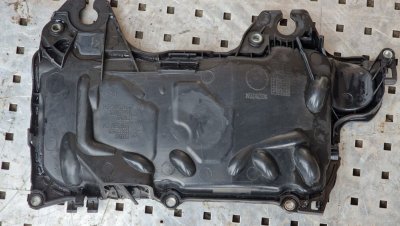 Кришка форсунок 2.0 8200638033, 8200672464 2007-2010 Рено Трафік, Опель Віваро, Ніссан Прімастар