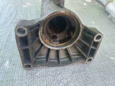 Удлинитель полуоси коробки передач 1.9 TDI, 2.4D 02B409320D Volkswagen Transporter T4-1