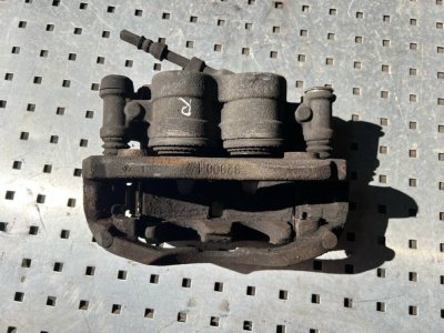 Суппорт передній правий(с-ма BREMBO) 2014+ A4474200183 447 Мерседес Віто-1