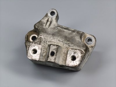 Кронштейн кріплення КПП 1.4 TSI 1K0199117AH VAG Фольксваген Гольф 5