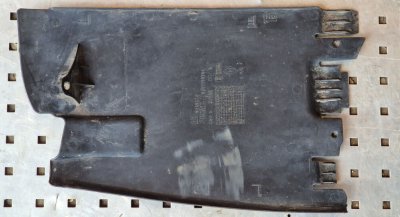 Захист під клик пластиковий правий 8200066884 Рено Трафік, Опель Віваро, Ніссан Прімастар