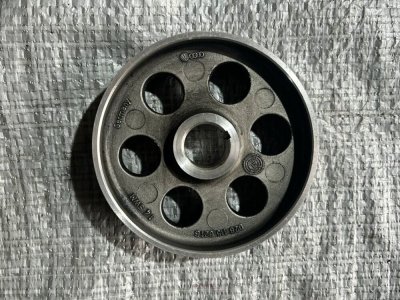 Шків, привід вакуумного насосу 1.9 VW T4 028115021B VAG Фольксваген Т4
