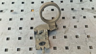 Кронштейн кріплення додаткового насосу, помпи 2010+ 8200687677 Рено Мастер 3, Опель Мовано, Ніссан NV400