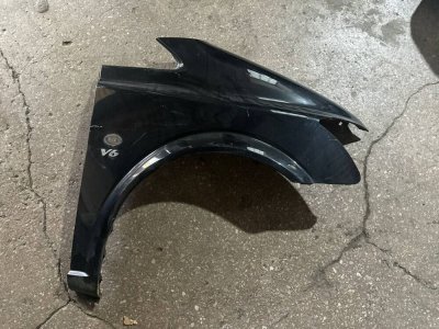 Крило переднє праве з отвором під повторювач повороту рестайл(колір і стан уточнювати) 2010+ A6398800700 639 Мерседес Віто