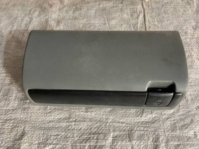 Кришка бардачка VAG 7058571208EL Фольксваген Транспортер Т4