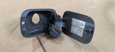 Лючок, кришка баку(колір і стан уточнювати) 1K9809857 VAG Фольксваген Гольф