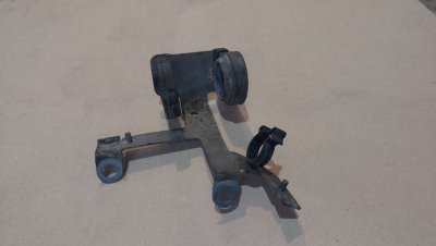 Кронштейн кріплення додаткового насосу охолодження 2.5TDI 2D0121068 1996-2006 Фольксваген ЛТ